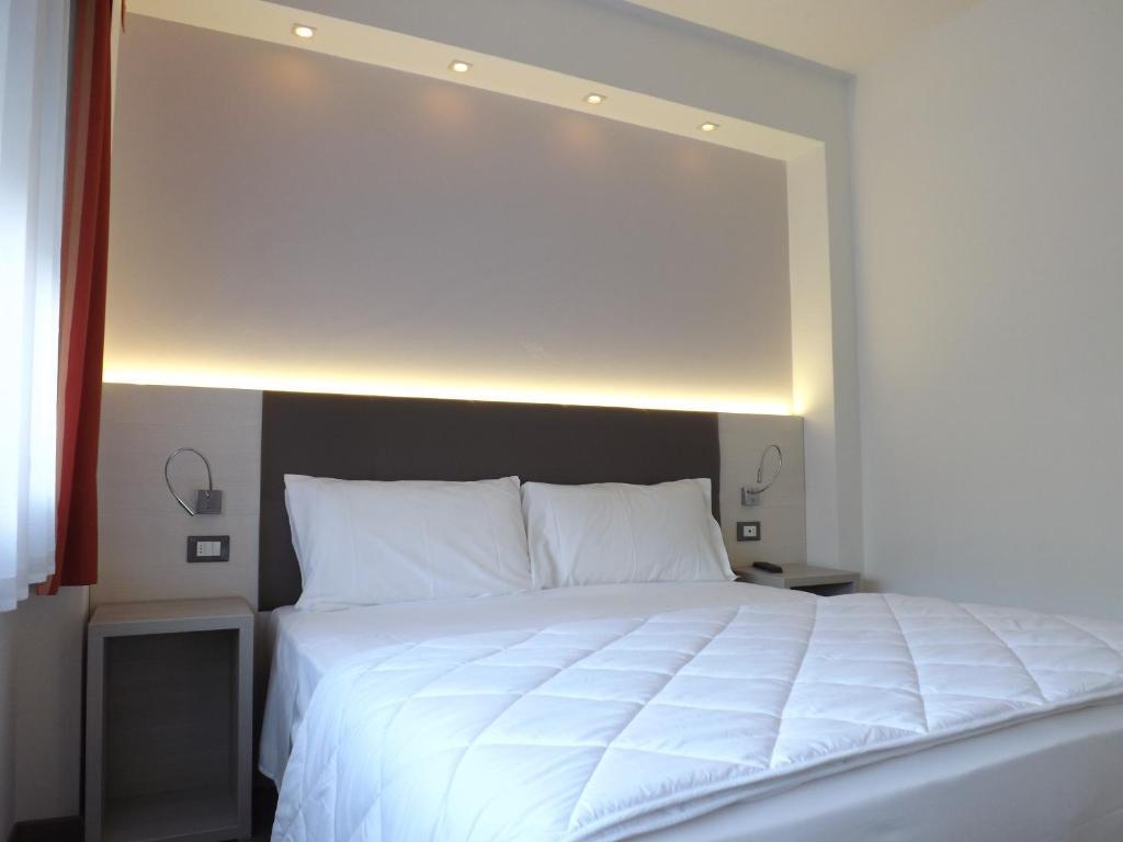 Hotel Ariston Bolzano Rum bild